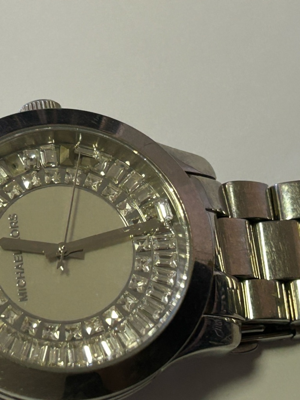 Michael Kors Silver Crystal-Accent Women's Watch with Clear Stones - Picture 2 of 7